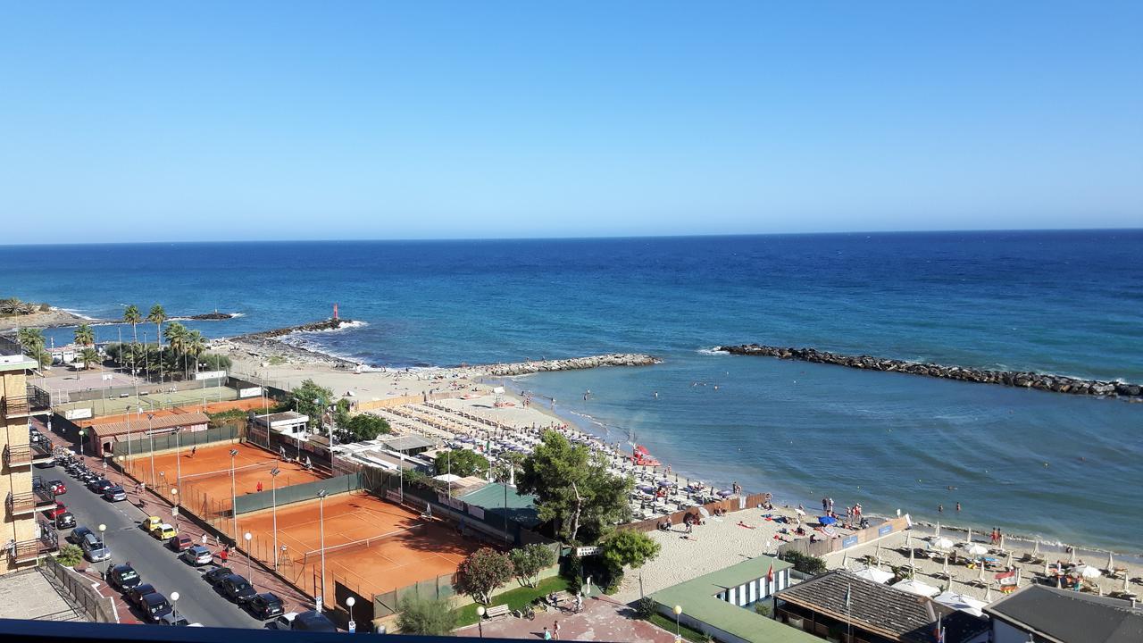 Hotel La Bouganville Taggia Exterior foto